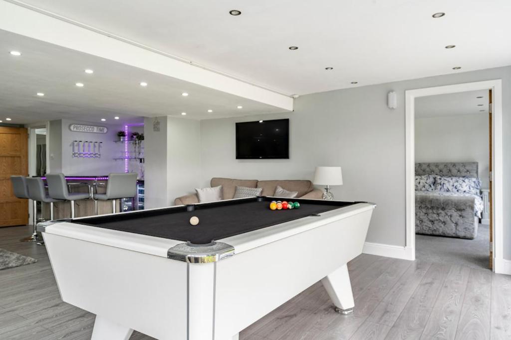 2 Bedroom Garden Flat - 两卧室公寓