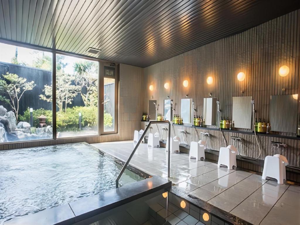 Bazén v ubytování LiVEMAX RESORT Kyotango Sea Front nebo v jeho okolí