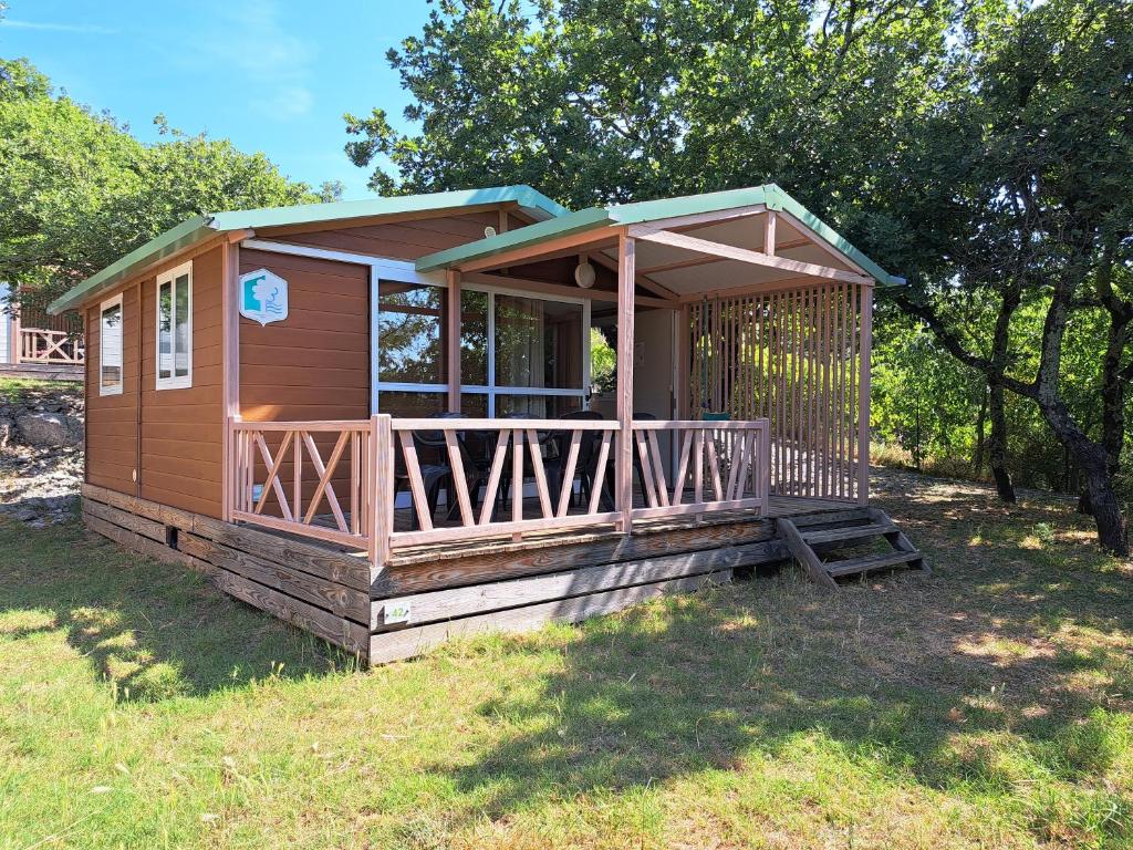 Chalet dans Camping 3 étoiles à Vogüe