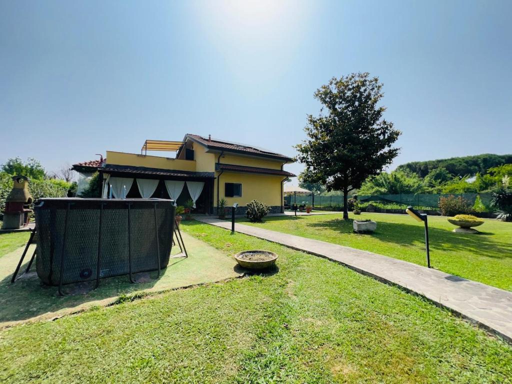 Zahrada ubytování - Rustic Charm with Garden & Pool -