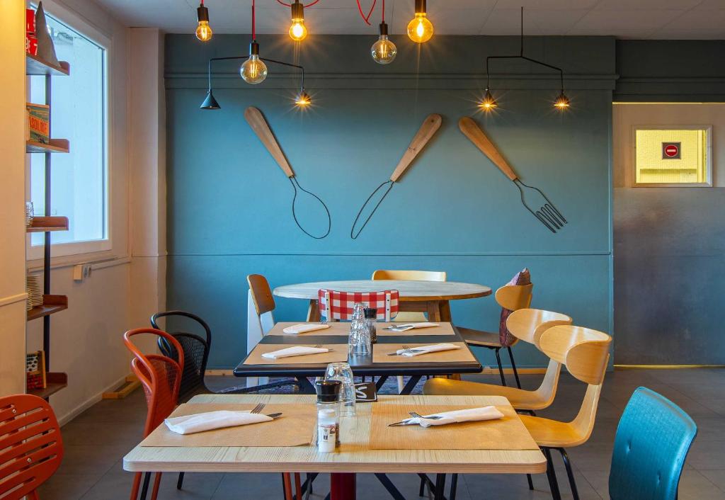 Posezení v ubytování B&B HOTEL Orléans Nord Saran