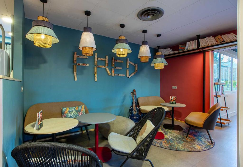 Posezení v ubytování B&B HOTEL Orléans Nord Saran