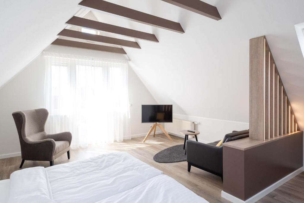 Stadthotel Dinklage, Self Check-in & Restaurant direkt am Hotel - Komfort-Dreibettzimmer