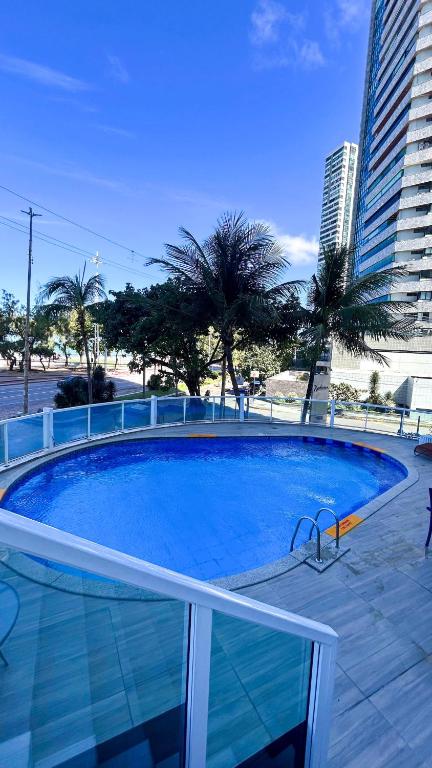 Bazén v ubytování Flat Beira Mar em Recife nebo v jeho okolí