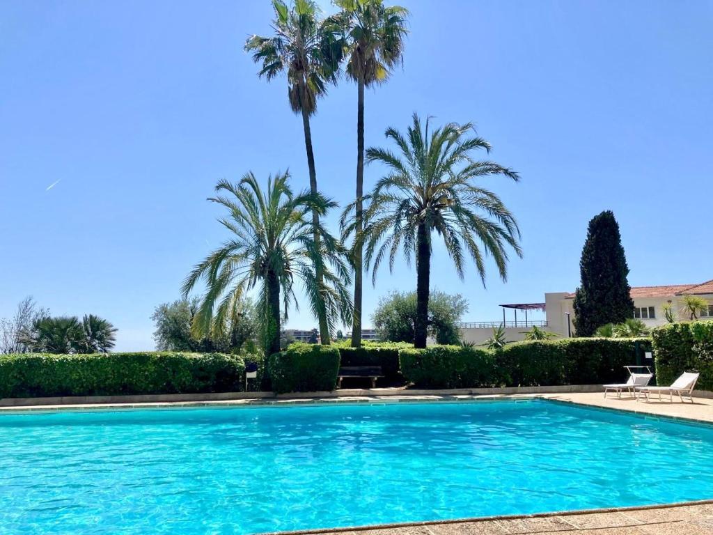 Quiet Flat with view and Swimming pool