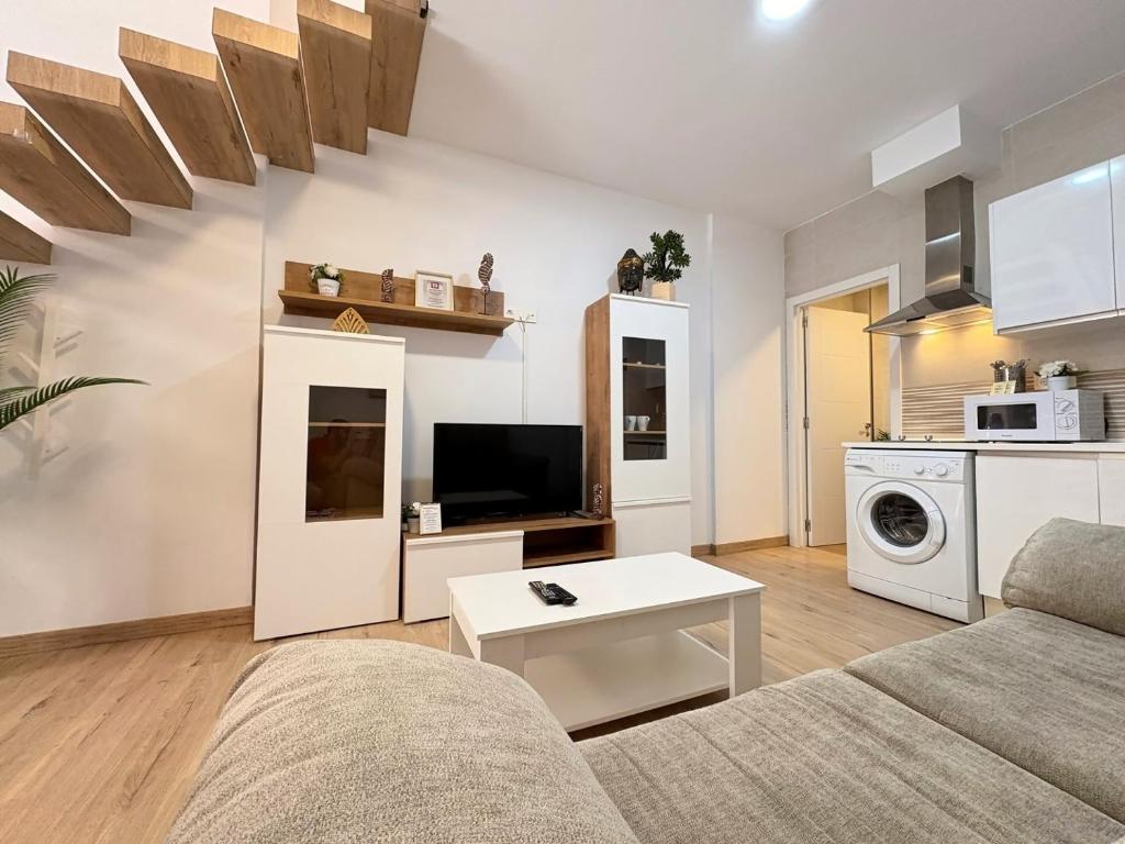 Kuchyňa alebo kuchynka v ubytovaní Duplex Huelin II & Beach