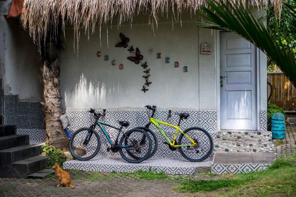 Jízda na kole v ubytování Coco Verde Bali Resort nebo okolí