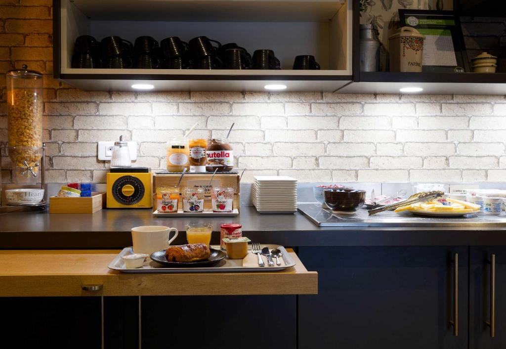 B&B HOTEL Reims Centre Erlon - Resim 7