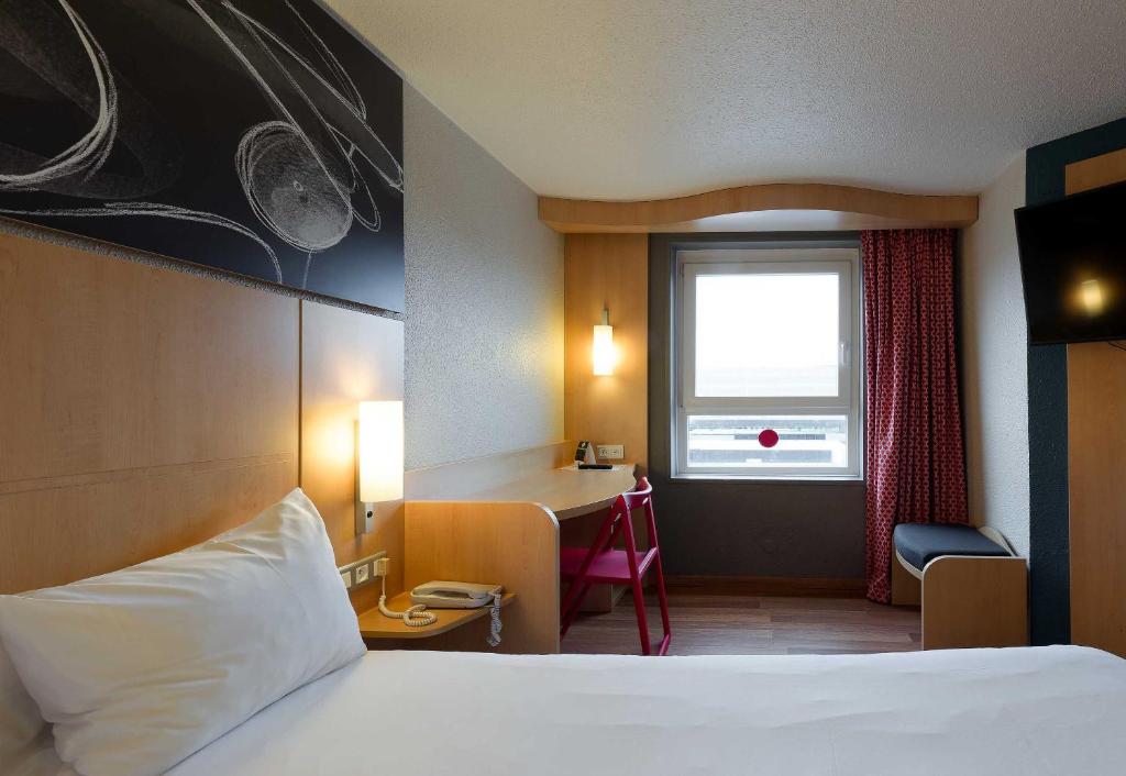 B&B HOTEL Reims Centre Erlon - Resim 5