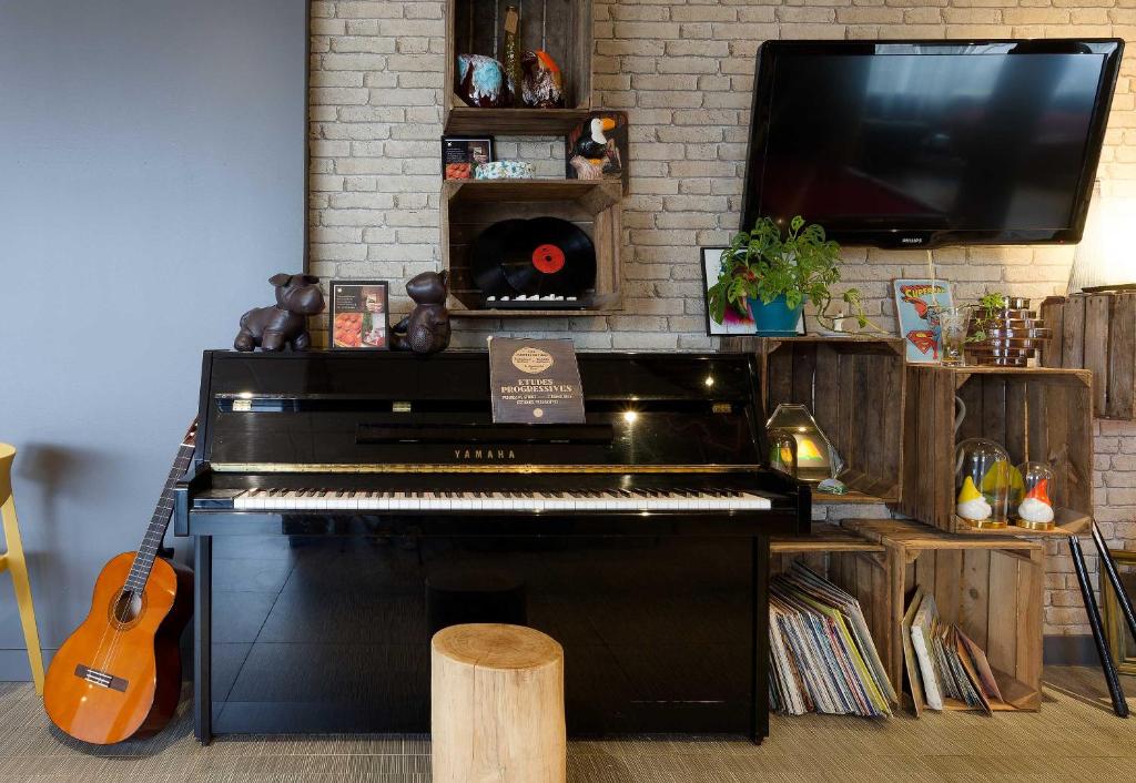 B&B HOTEL Reims Centre Erlon - Resim 17