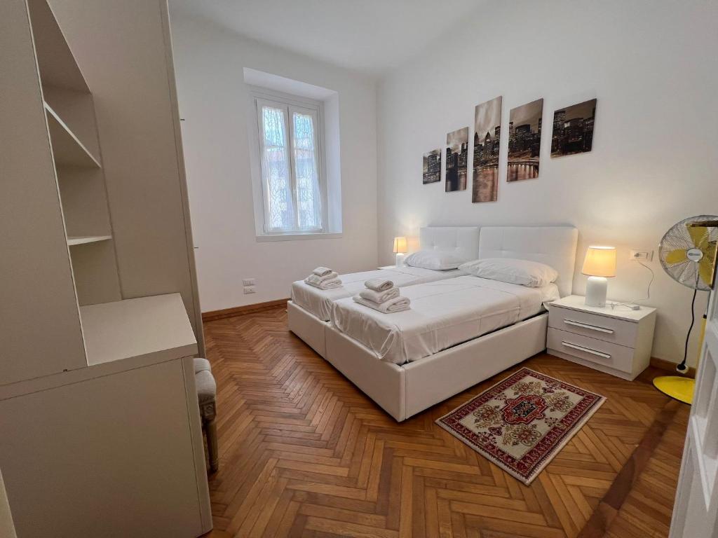 Stunning Luxury City Center Condos With Parking image