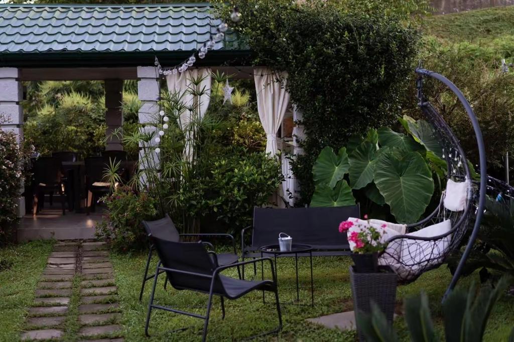 Κήπος έξω από το Guest House Botanical Paradise