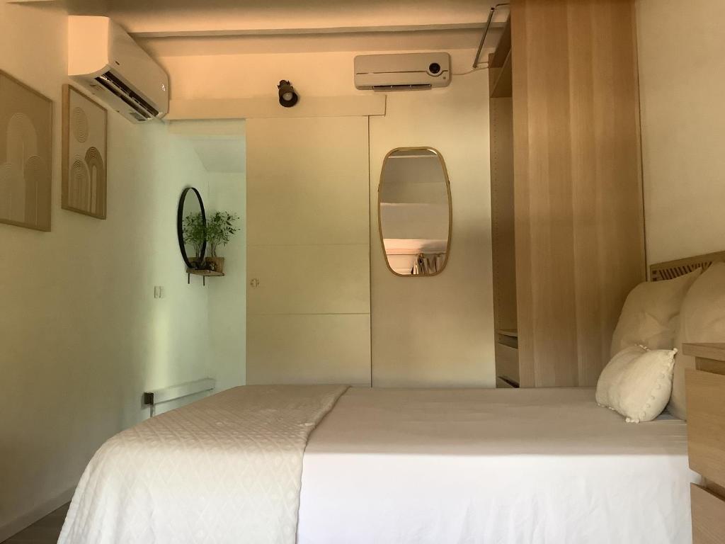 Katil atau katil-katil dalam bilik di T2 cuisine équipée jardin et parking privé proche Avignon
