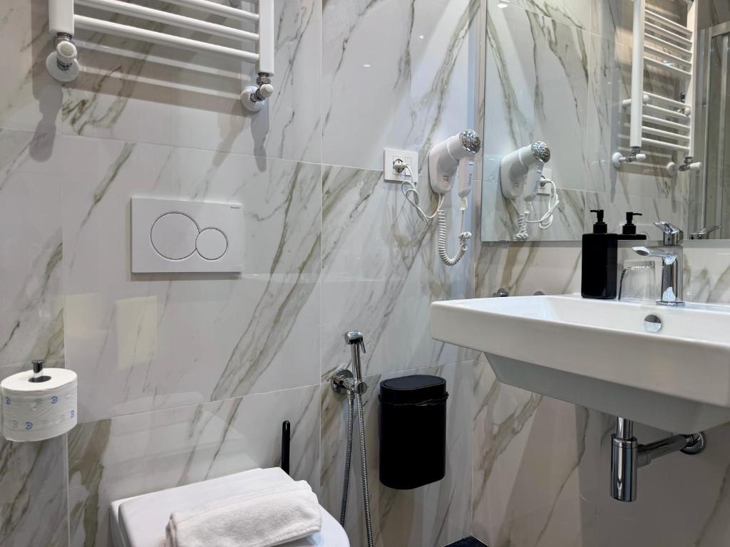 Room Roma Nazionale - 19