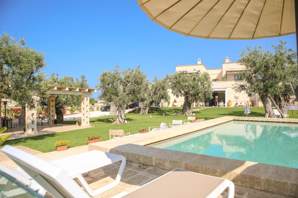 Hồ bơi trong/gần Casale degli Ulivi by Apulia Hospitality