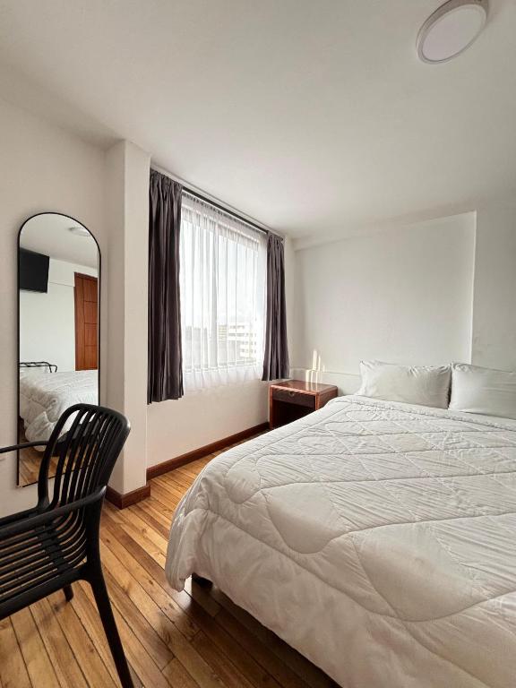 Postel nebo postele na pokoji v ubytování HOTEL COMFORT- Inn