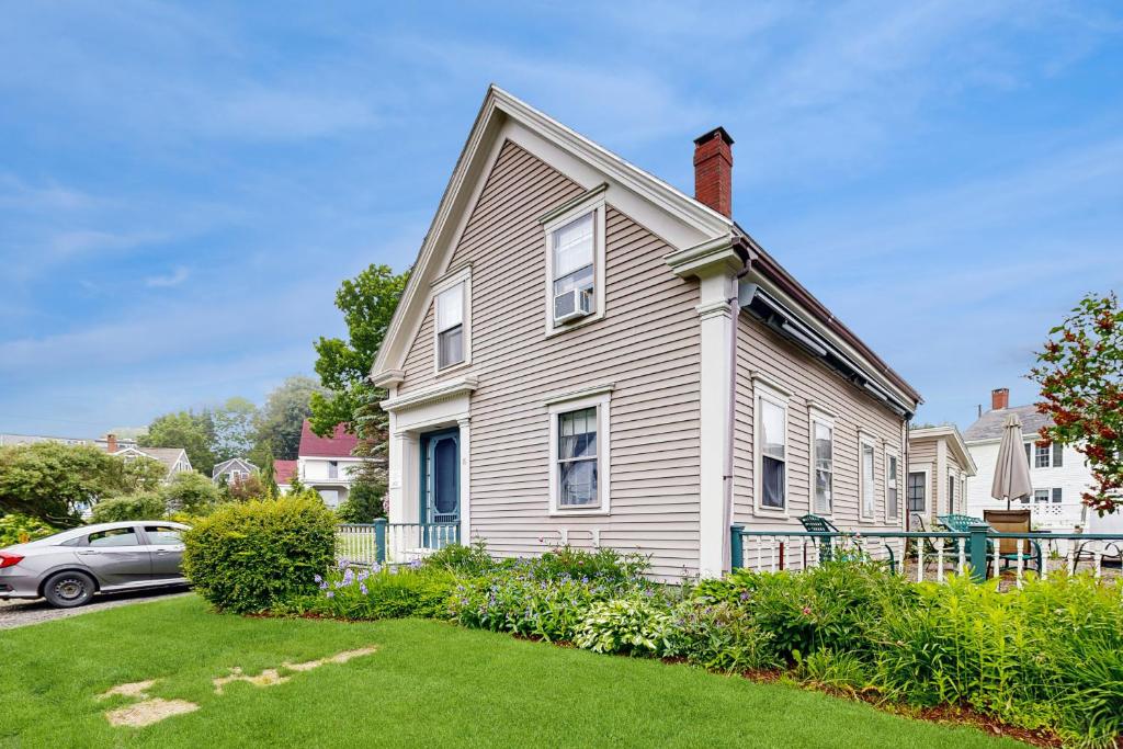Φωτογραφία από το άλμπουμ του 1855 Captain Shute's Harbor House σε Searsport