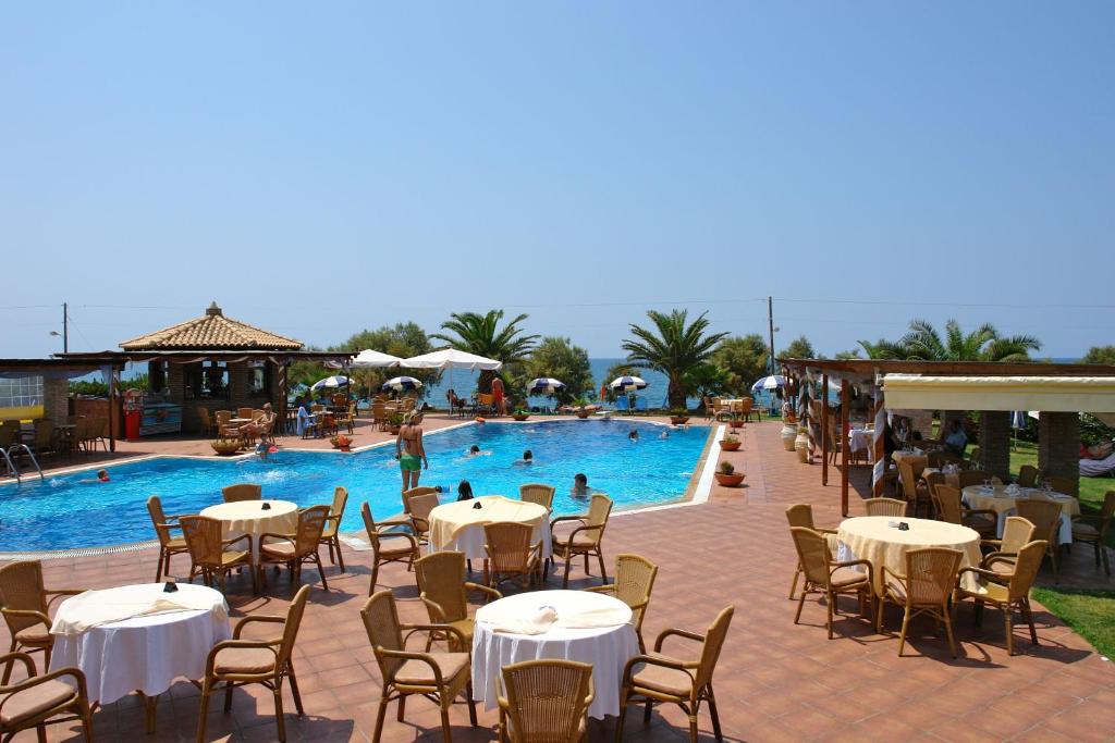 Bassein majutusasutuses Hotel Oasis või selle lähedal