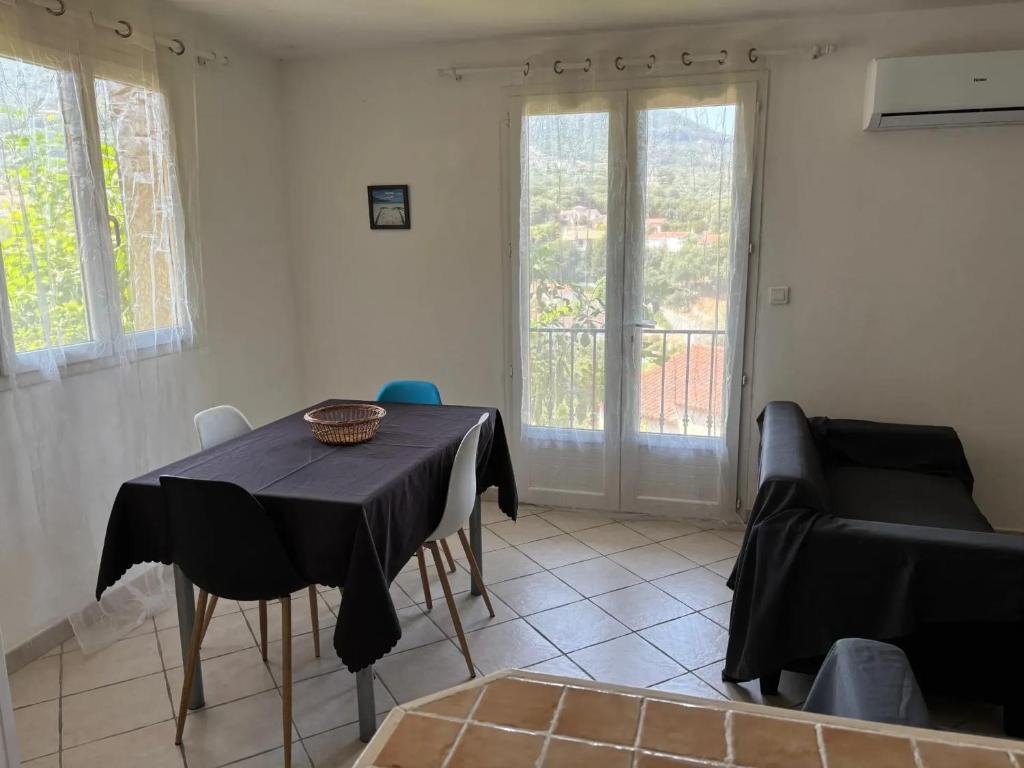 Fotografia z galérie ubytovania Maison de charme à Ajaccio avec terrasse et jardin v destinácii Ajaccio