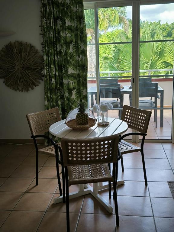 Posezení v ubytování Appartement 2 à 6 personnes dans un magnifique complexe de Vacances à Sainte-Luce