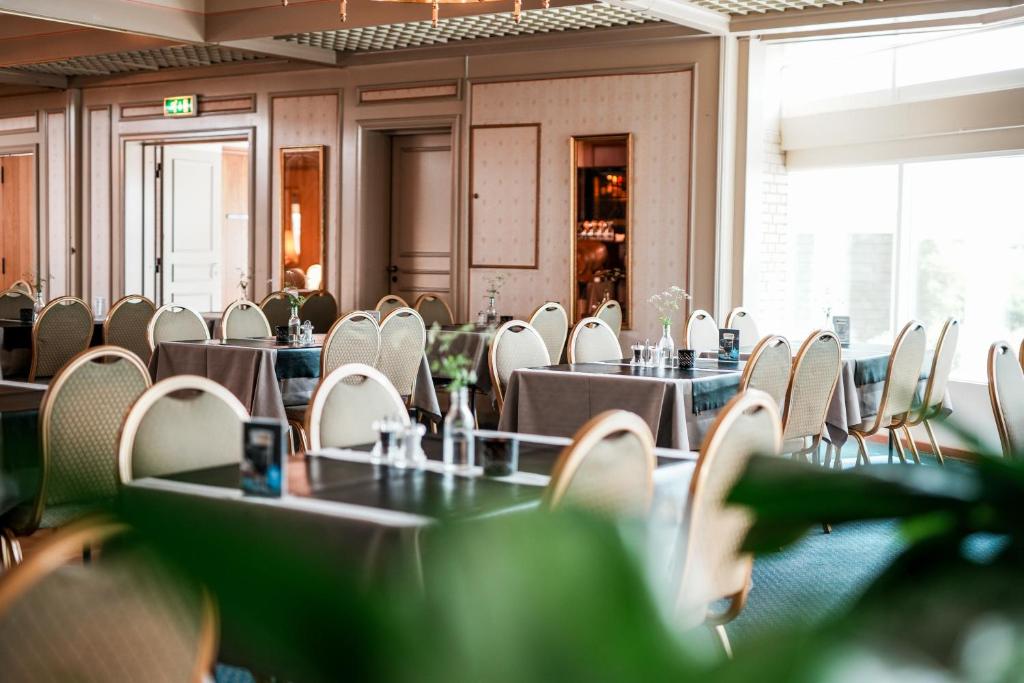 Restoran või mõni muu söögikoht majutusasutuses Hotel Menstrup Kro