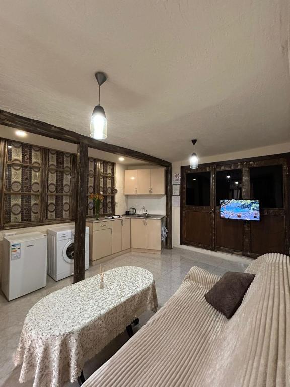 Kuchyň nebo kuchyňský kout v ubytování Lucy B&B