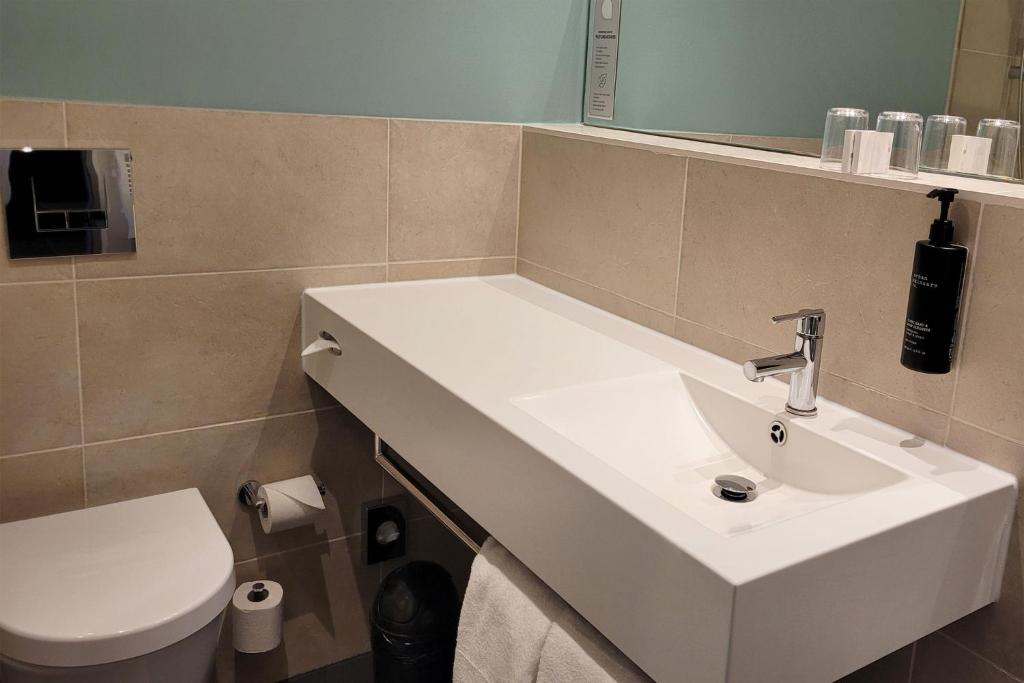 Garner Hotel Berlin - Mitte by IHG - Resim 42