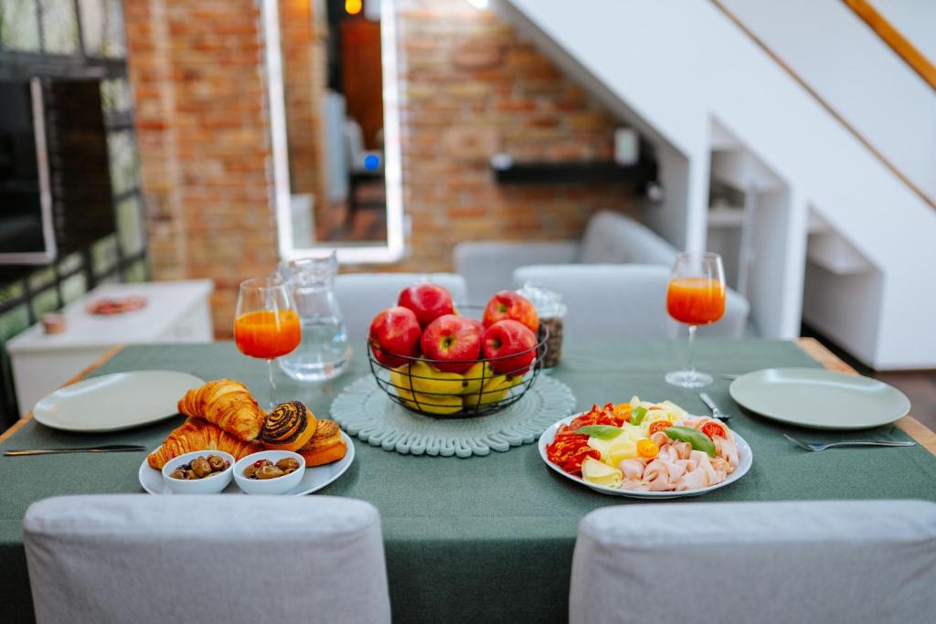 Jídlo v apartmánu nebo okolí