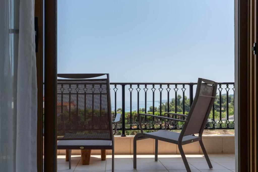 Balkón nebo terasa v ubytování Helios Blue Villas Kassandra