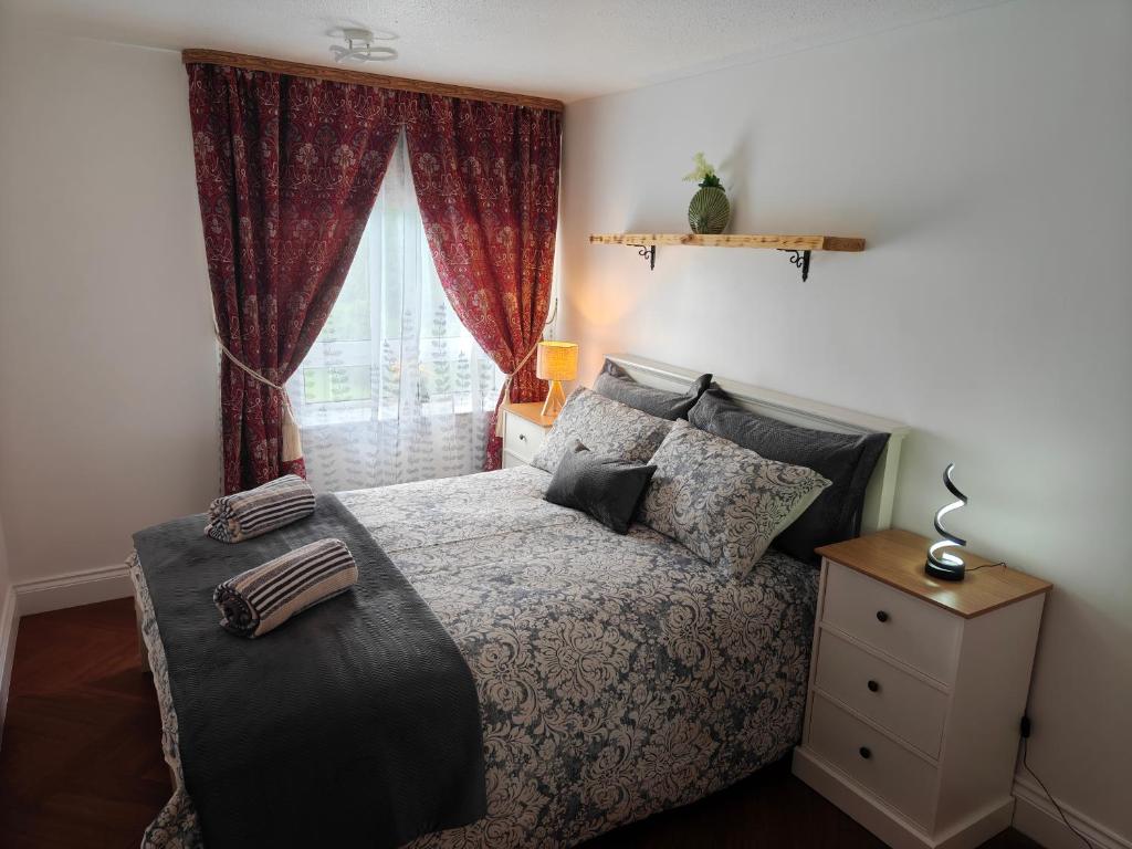 Ένα ή περισσότερα κρεβάτια σε δωμάτιο στο Modern 2 Bed Flat