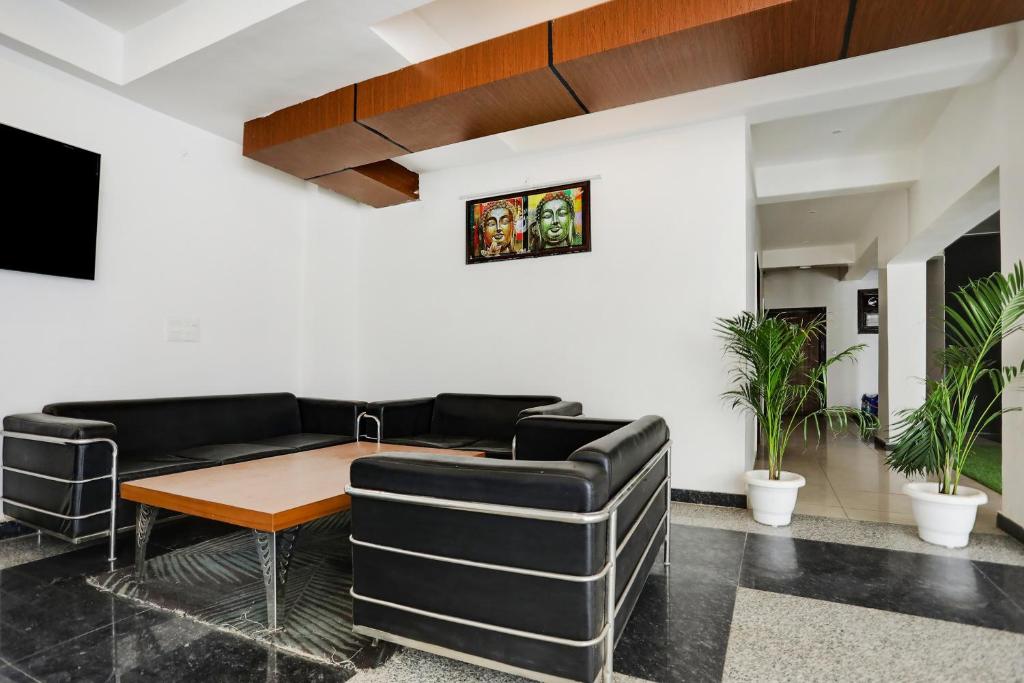 TV a/nebo společenská místnost v ubytování Hotel Midtown