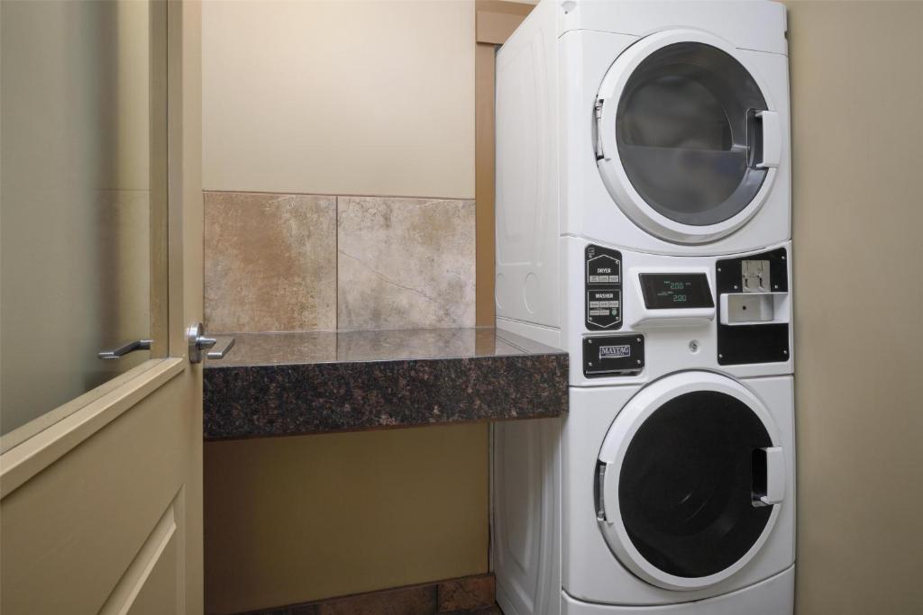 Best Western Plus Kamloops Hotel - Resim 38