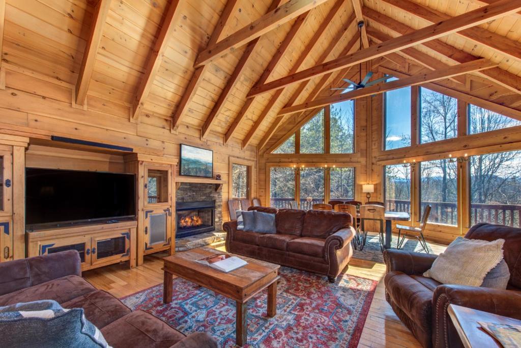 Χώρος καθιστικού στο Black Bear Lodge By Avada Properties