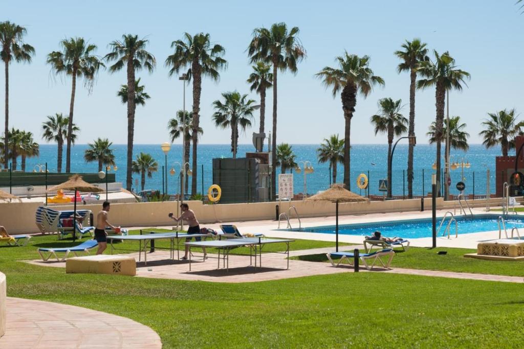 Bazén v ubytovaní Aloha Playa Apartment with panoramic sea view and pools alebo v jeho blízkosti