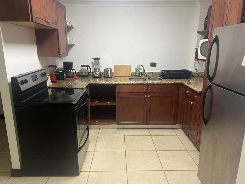 Imagine din galeria proprietății Nice and confortable 2 bedrooms apartment in Escazu în San Antonio