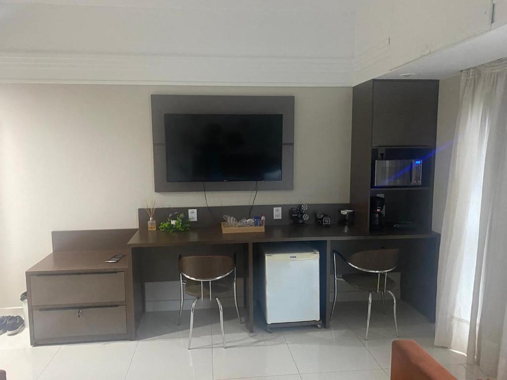TV a/nebo společenská místnost v ubytování 710 Conforto com vista maravilhosa para o Rio