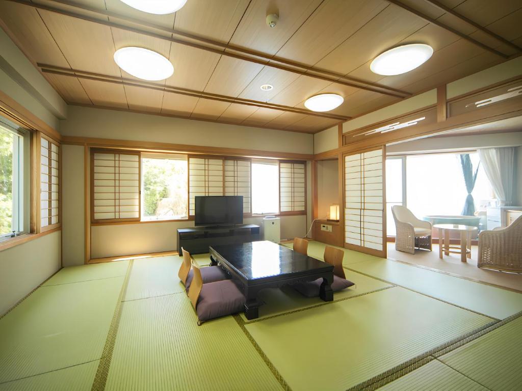 Posezení v ubytování LiVEMAX RESORT Setouchi Sea Front