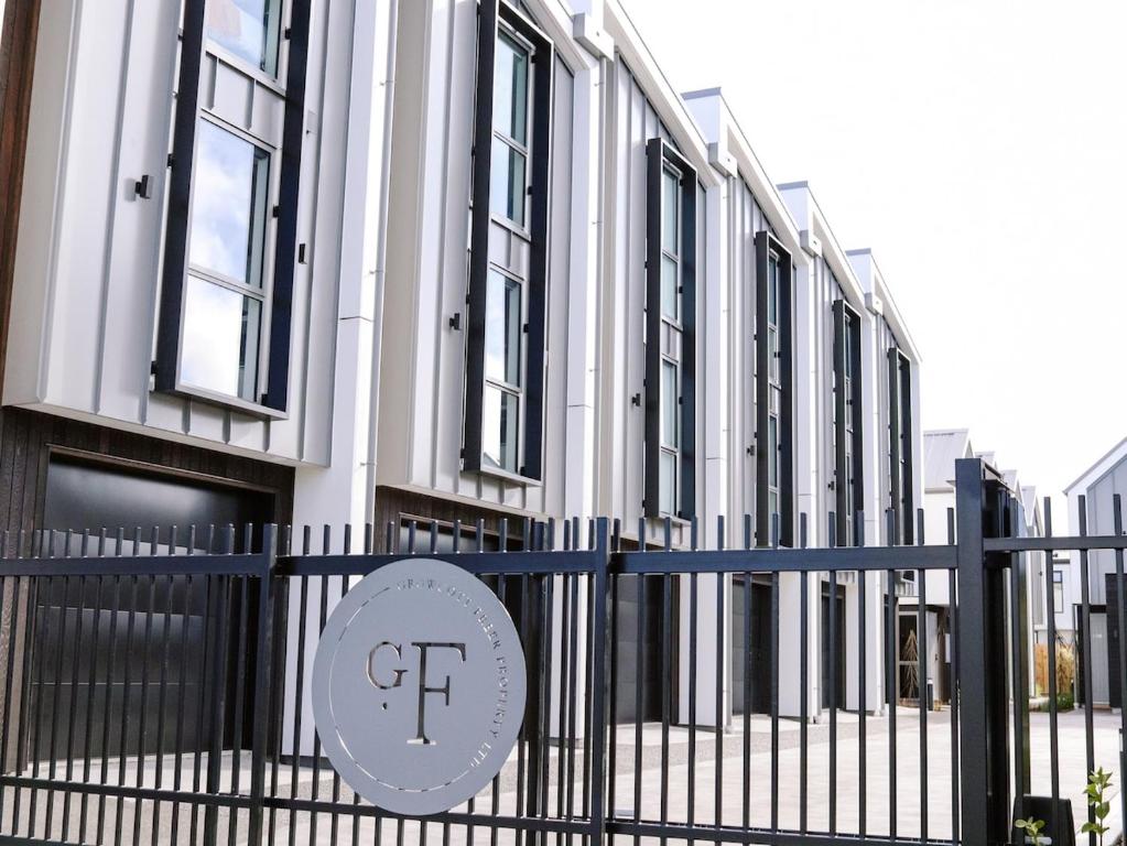 Family Friendly - Close to new stadium - Resim 31