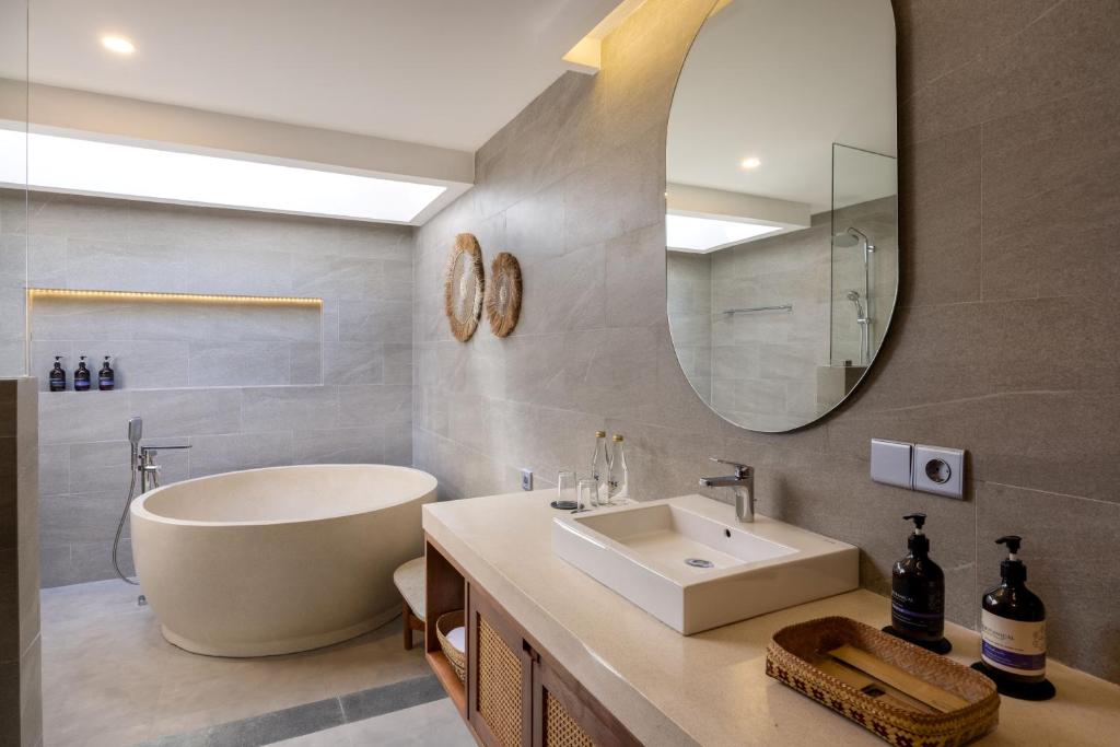 Tonys Villas & Resort Seminyak - Bali - 7