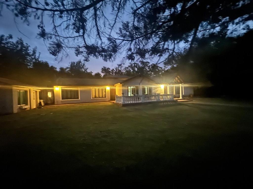 casa independiente dentro de un quinta