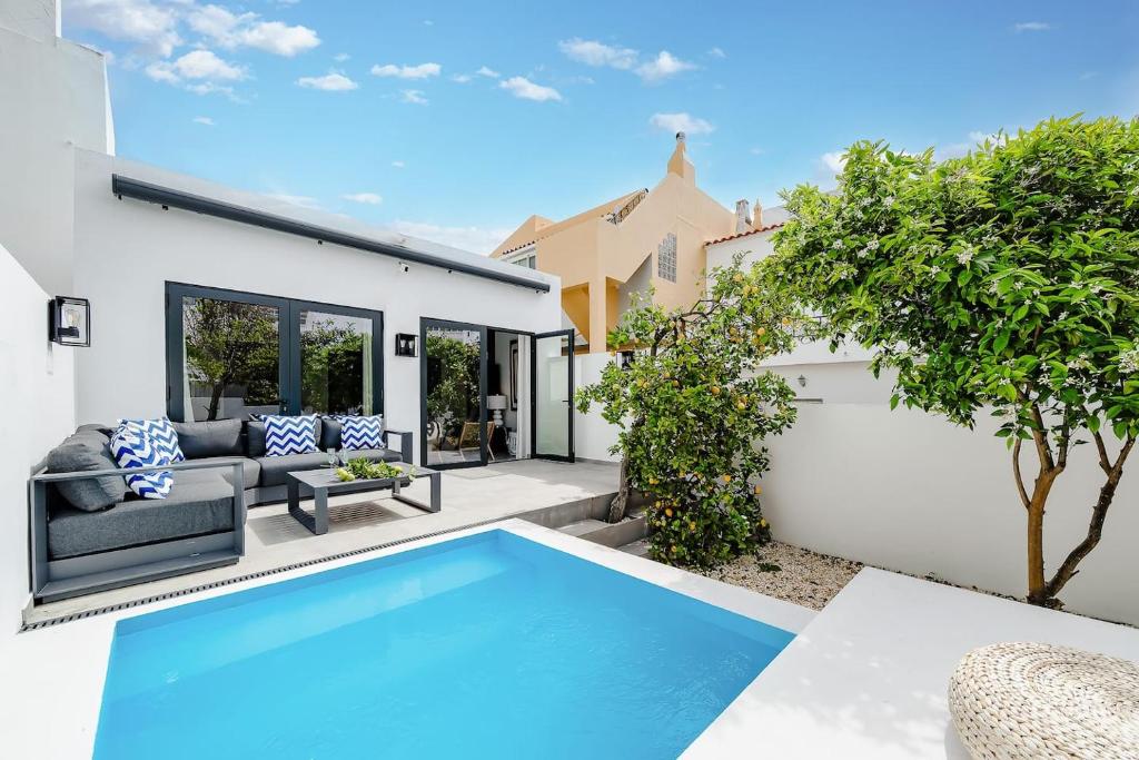 CitrusTree 3BR Pool Villa near Beaches