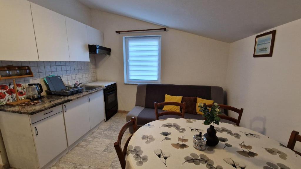 Kuchnia lub aneks kuchenny w obiekcie Apartmani Kod Barbe