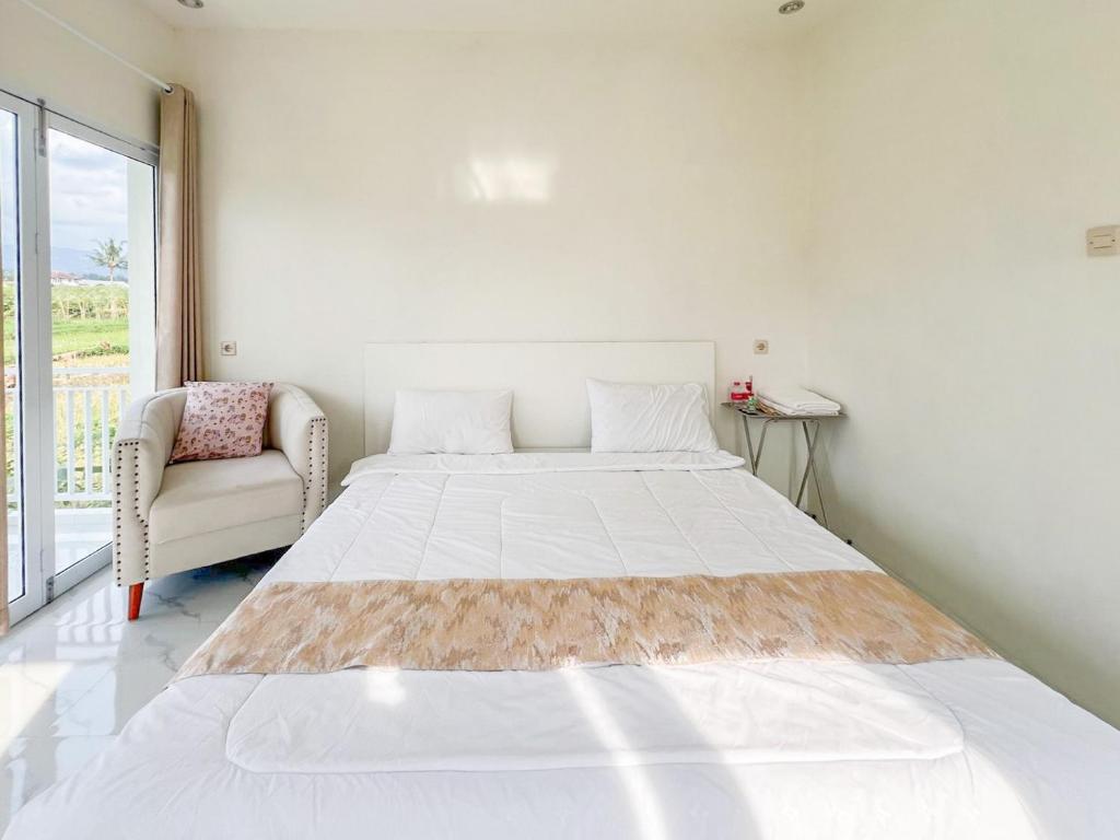 Bilqis Homestay Syariah Mitra RedDoorz - Deluxe Double Room