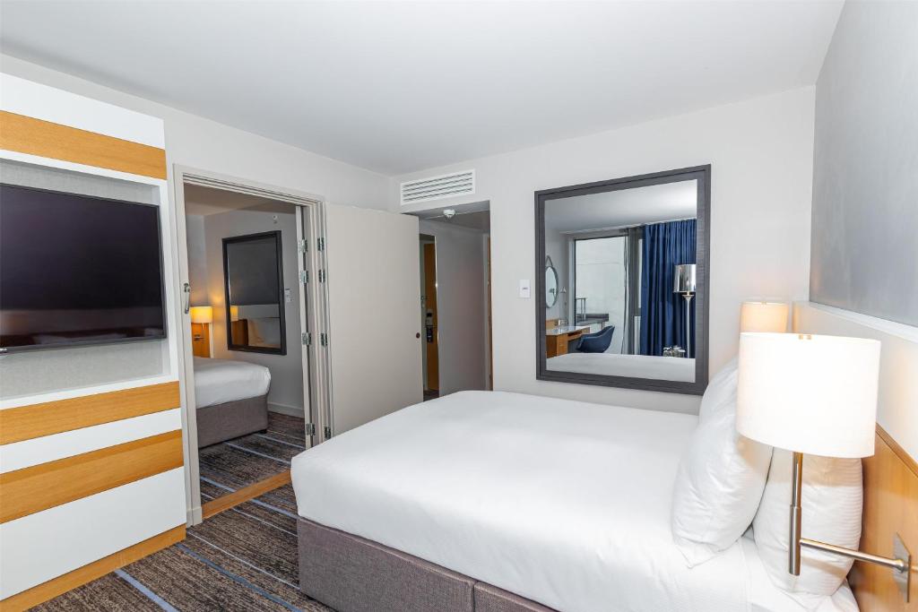 DoubleTree by Hilton Hotel London - Tower of London - Resim 43