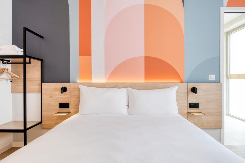 B&B HOTEL Luxembourg Centre Cloche d'Or - Resim 34