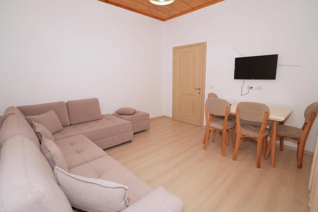 TV a/nebo společenská místnost v ubytování Jons Apartment