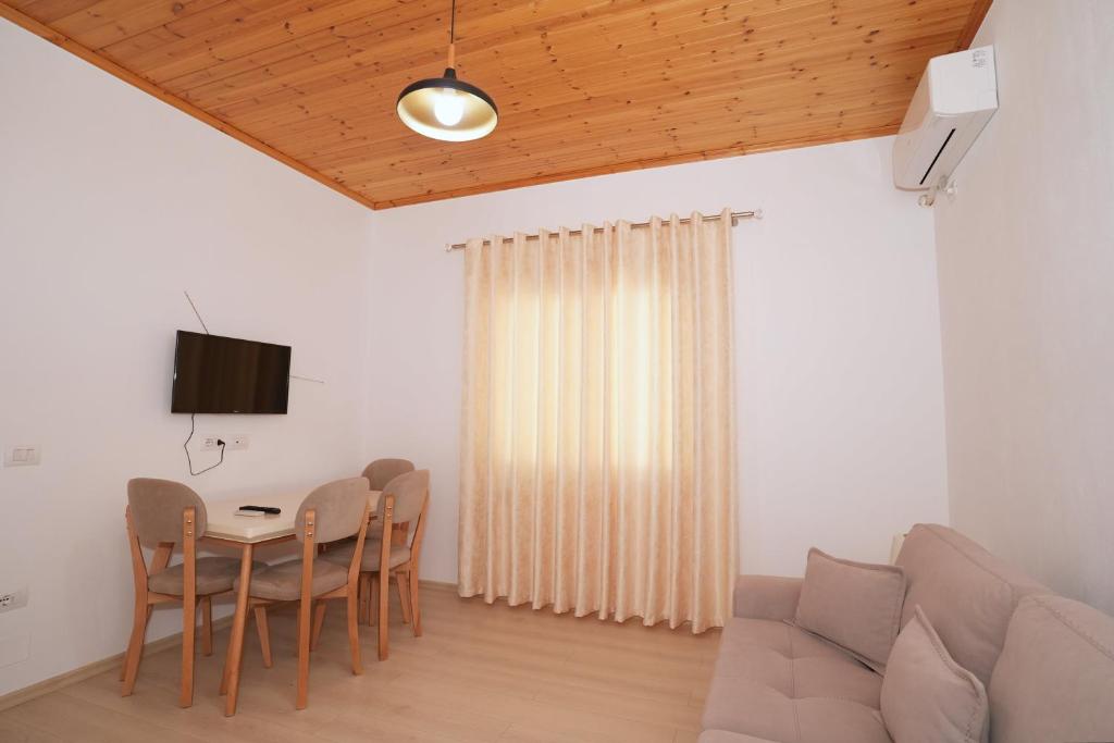 TV a/nebo společenská místnost v ubytování Jons Apartment