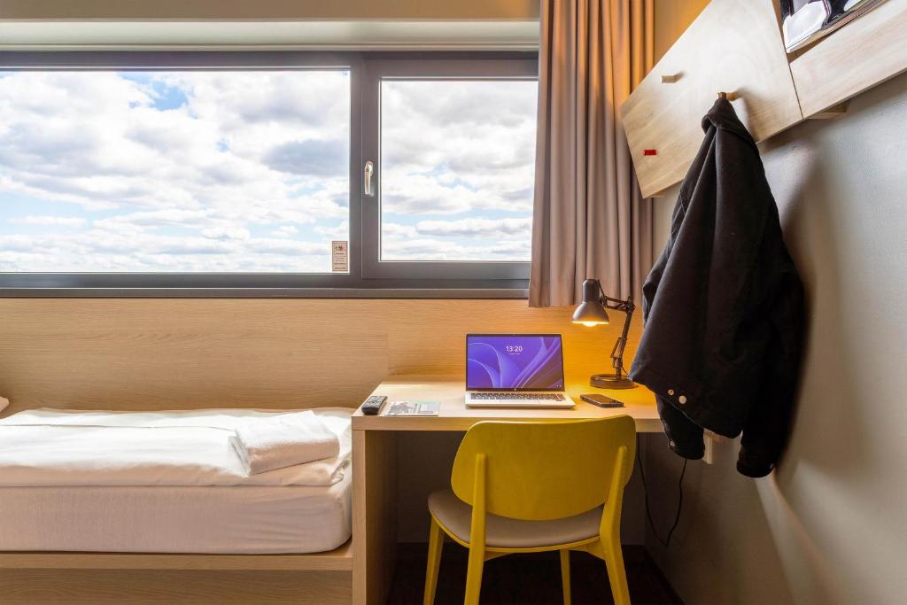 MEININGER Hotel Berlin Airport - Resim 36