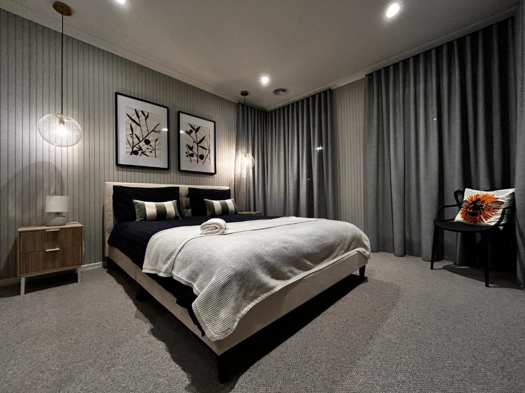 Gallery image of Deluxe Master Bedroom in a Peaceful and Luxury House in Wyndham Vale