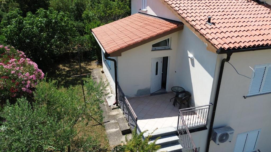 Το κτήριο όπου στεγάζεται  το διαμέρισμα